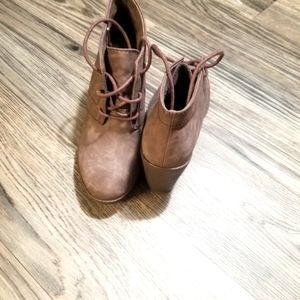 Ankle boots